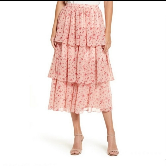 Gorgeous nwt floral tiered skirt 😍 - Picture 3 of 14